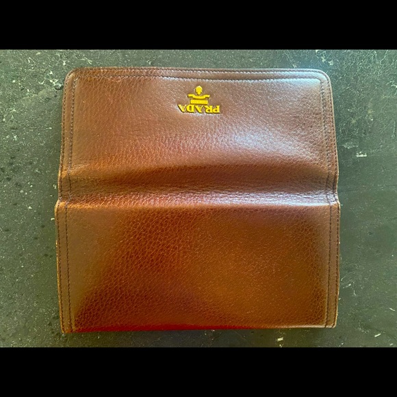 PRADA - Picture 15 of 16